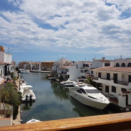 Magnifico Apartamento Junto Al Canal Principal. إمبوريابرافا المظهر الخارجي الصورة