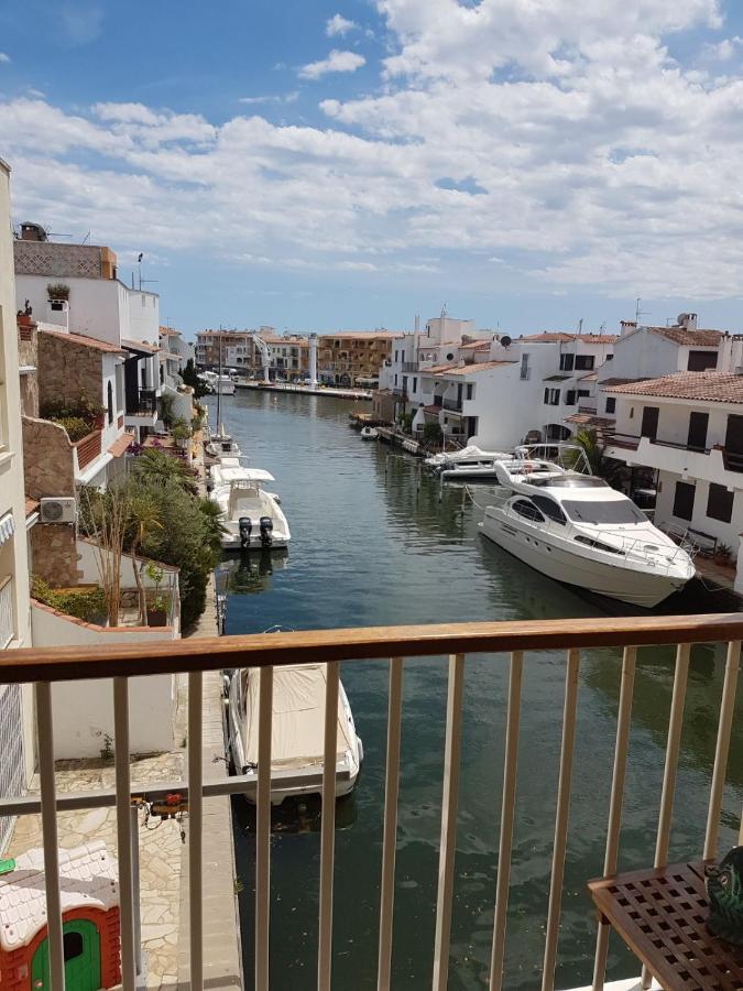Magnifico Apartamento Junto Al Canal Principal. إمبوريابرافا المظهر الخارجي الصورة
